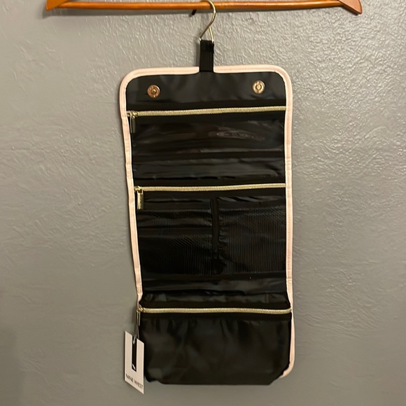 Nine West Hanging Travel Organizer - New with Tags - Picture 2 of 7